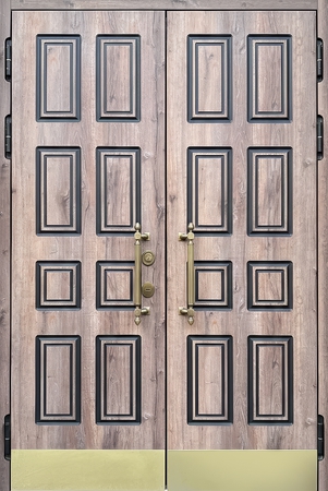 Стальная двустворчатая термодверь с латунными отбойниками и отделкой из панелей МДФ